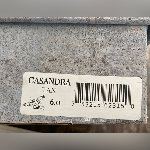 Freebird by Steven Cassandra Heeled Strappy Sandals Distressed Leather W6 Boho - Picture 13 of 15